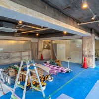 港区麻布台の賃貸物件/メインスペースA：窓側から出入口側をみる。右奥にメインスペースB