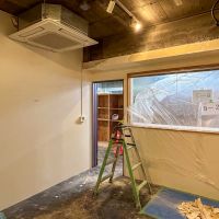 港区麻布台の賃貸物件/個室B：個室Aと同様、腰窓がついています