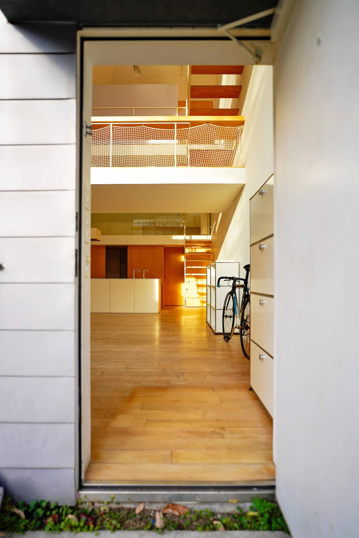 世田谷区深沢の売買物件/玄関を開けるとすぐに居室