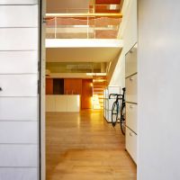 世田谷区深沢の売買物件/玄関を開けるとすぐに居室