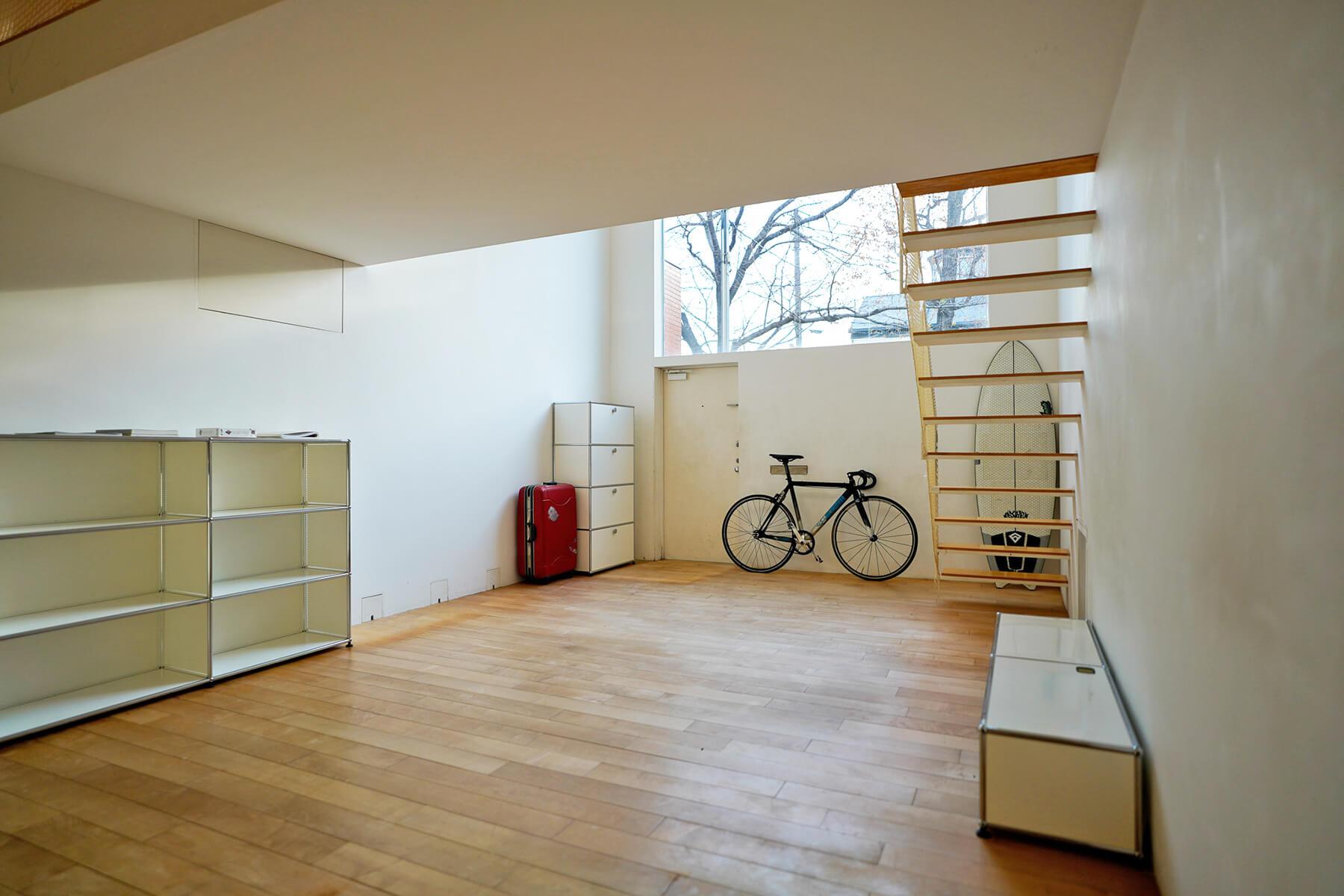 世田谷区深沢の売買物件/売主さんが残置している家具があるおかげで、なんとなく家具のレイアウトがイメージできそう