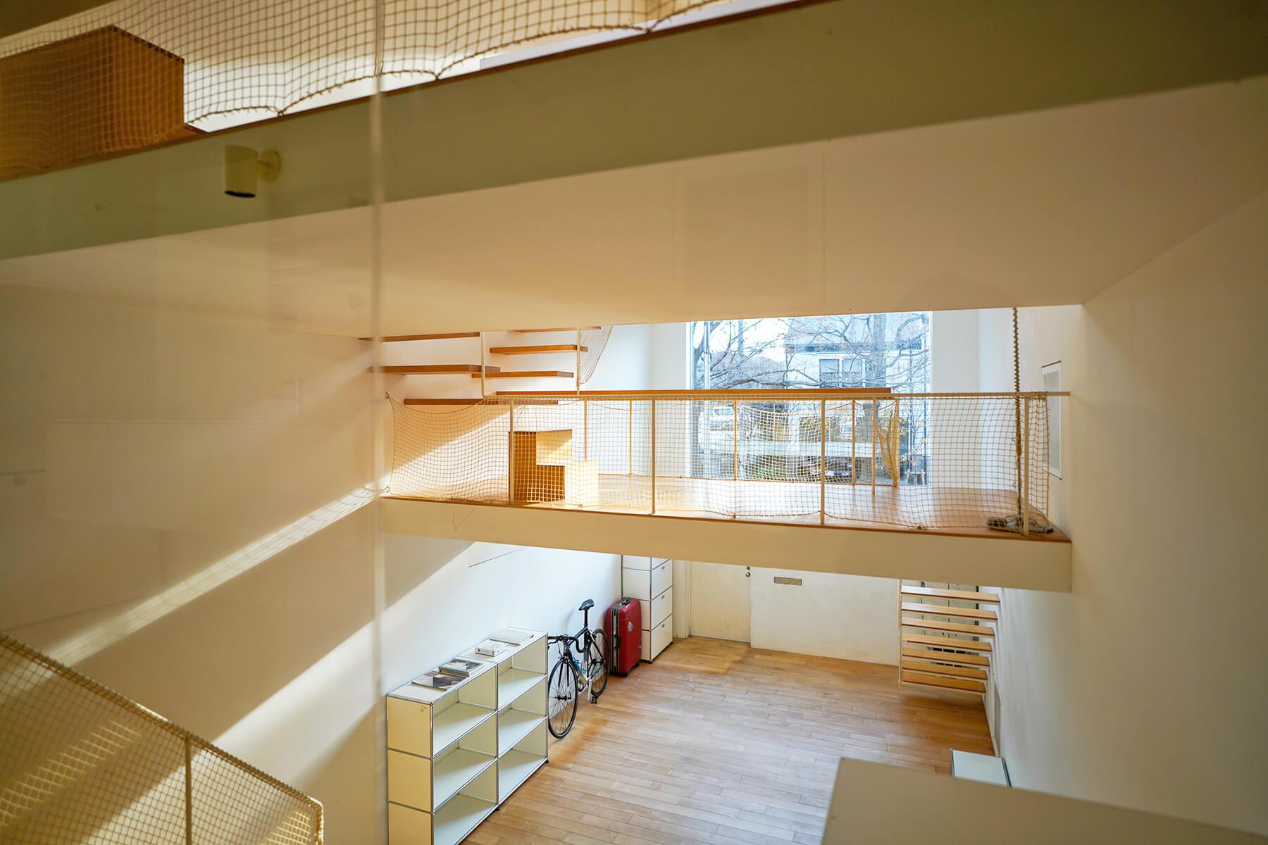 世田谷区深沢の売買物件/洗面所・浴室からも緑道の緑が見えます