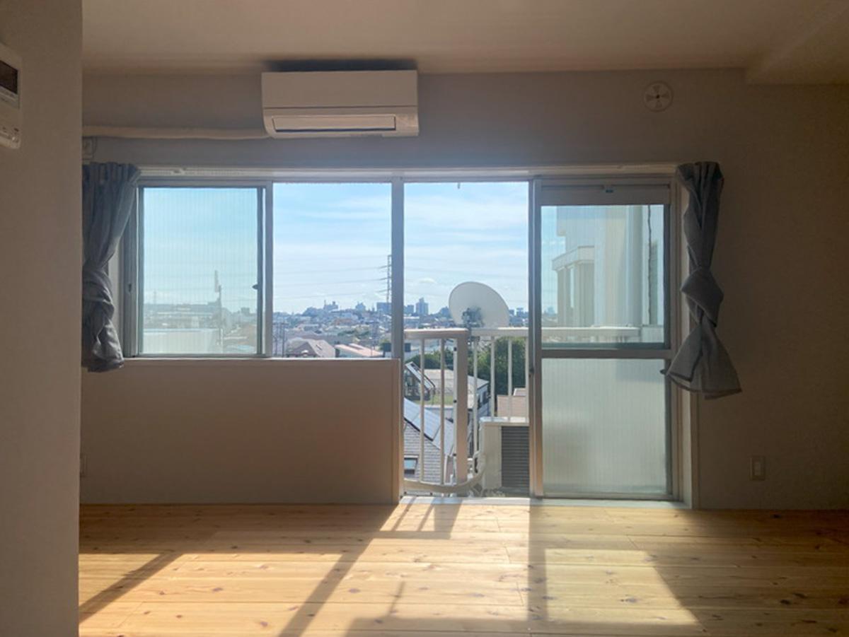 杉並区永福の賃貸物件/めいいっぱいの日光と、スカーっと抜けた眺望が印象的