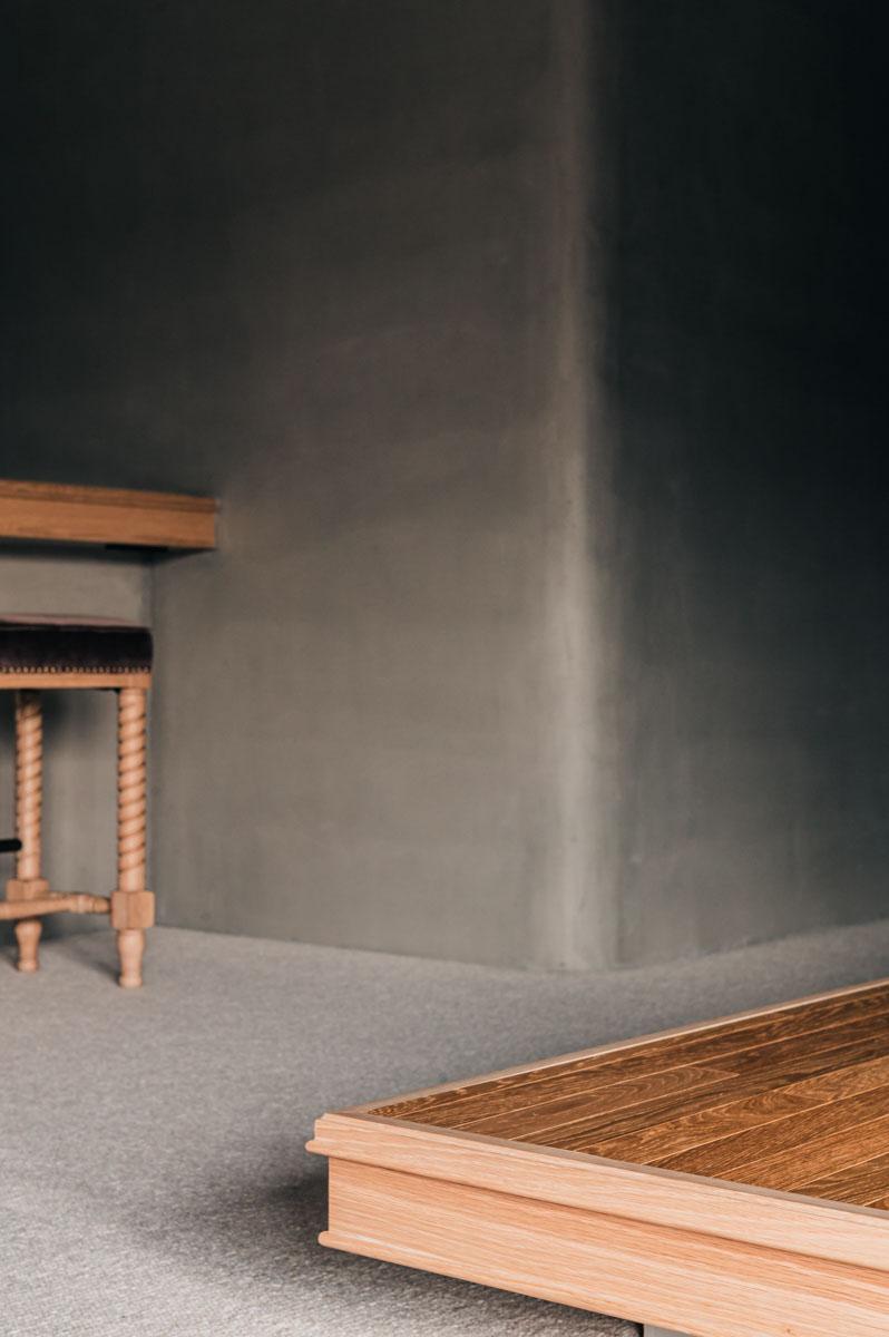 渋谷区代々木の売買物件/ダイニングテーブル側面のモールディングが、小上がりや折りあげ天井などの側面にも用いられています