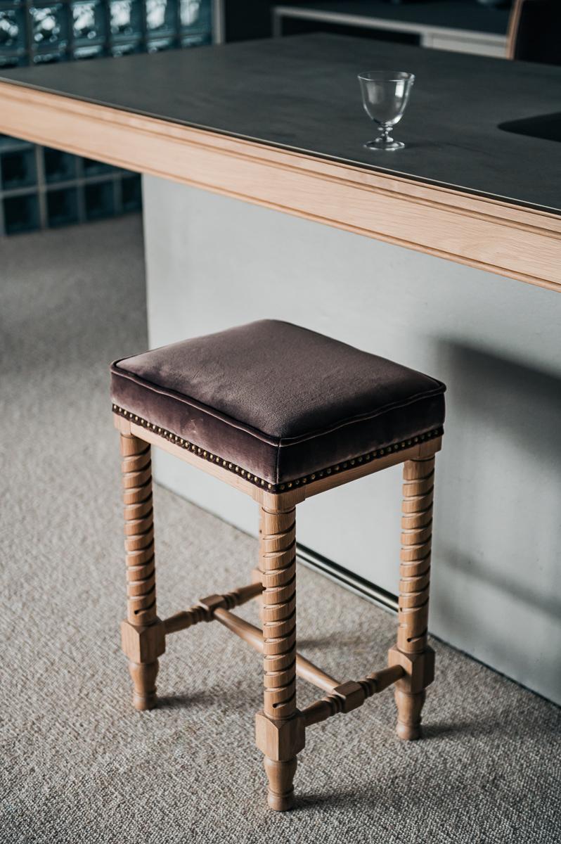 渋谷区代々木の売買物件/この部屋に合わせて造作されたスツール