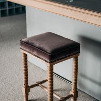 渋谷区代々木の売買物件/この部屋に合わせて造作されたスツール