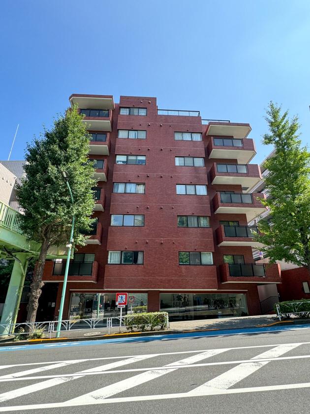 渋谷区神宮前の賃貸物件/最上階角部屋