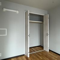 世田谷区代田の賃貸物件/4.6畳洋室：グレーのクロスでしっとり落ち着いた雰囲気