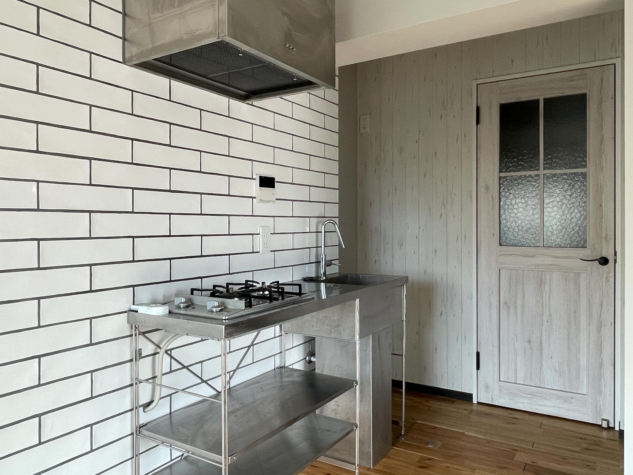 世田谷区代田の賃貸物件/リビングに入ってすぐキッチンです