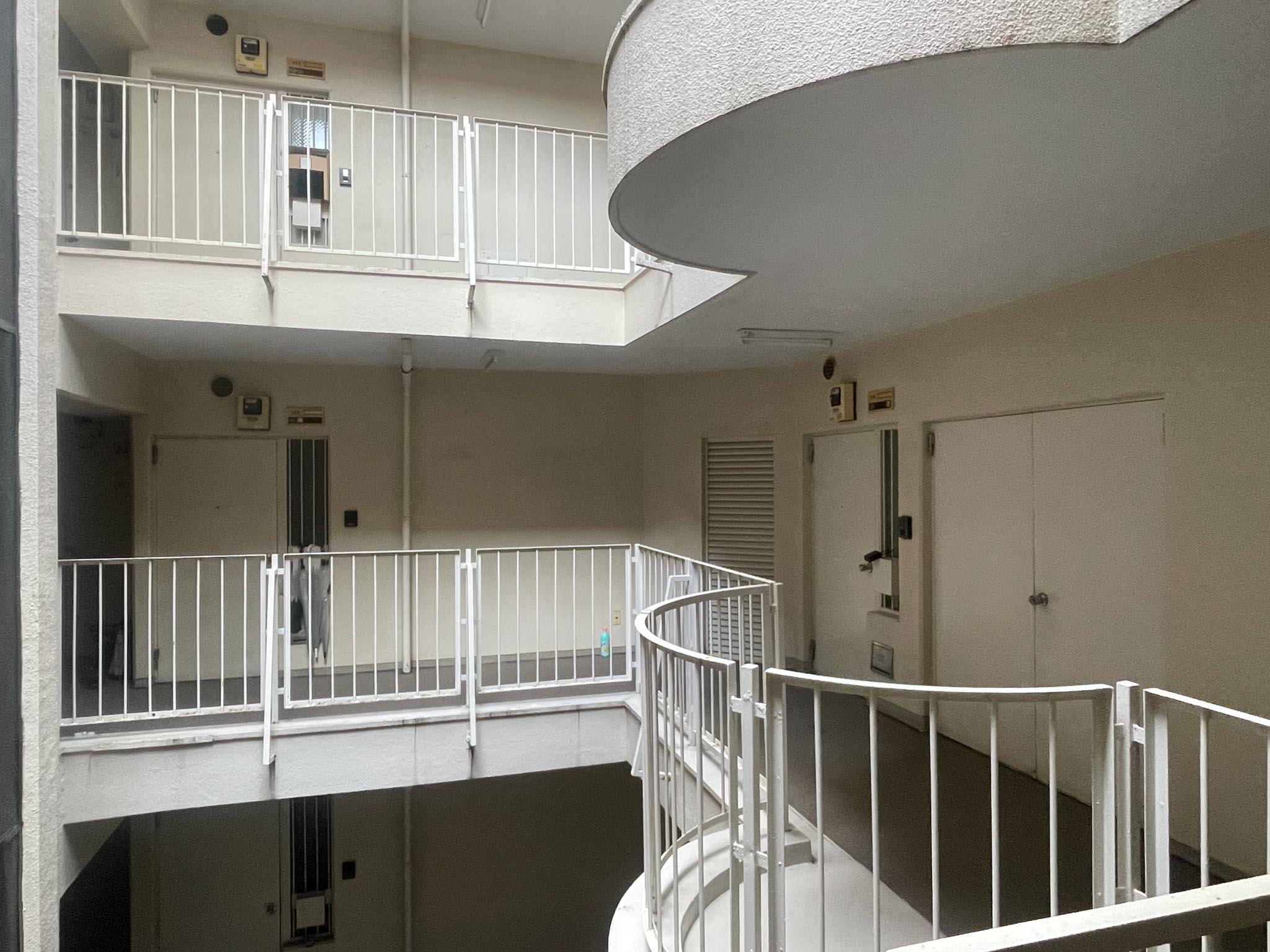 世田谷区代田の賃貸物件/玄関外、共用部