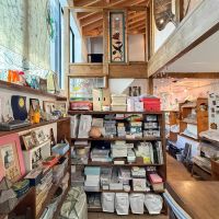 八王子市七国の売買物件/吹き抜け部分。アトリエサイドの2階は増築して床を張っており、床を減らして吹き抜けを大きくすることもできる