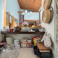 八王子市七国の売買物件/カウンター越しにリビングを見る