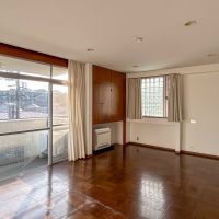 目黒区駒場の賃貸物件/リビング横にある、14帖ほどの洋室