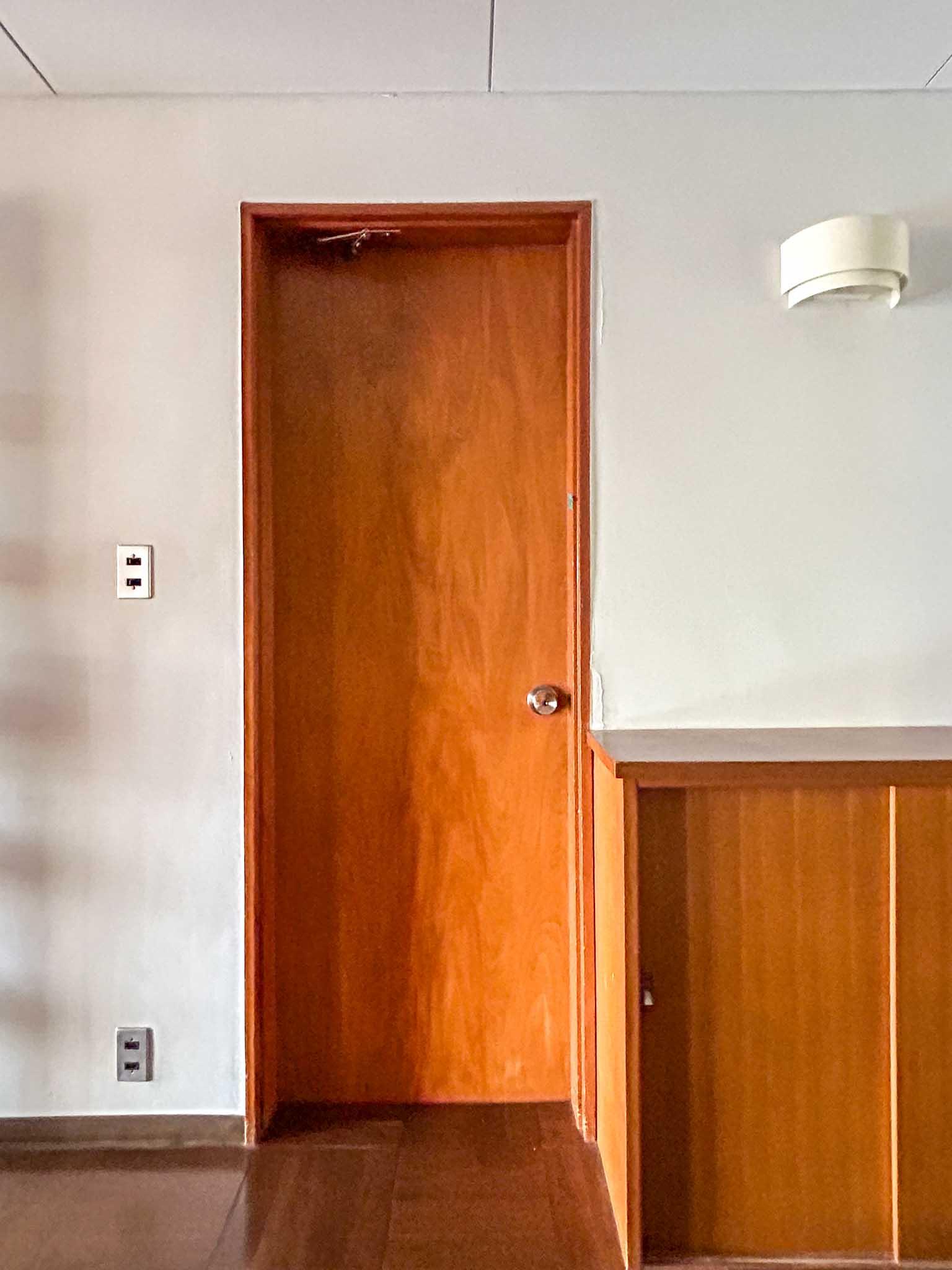 目黒区駒場の賃貸物件/玄関横に納戸