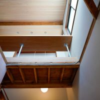 中野区上高田の賃貸物件/見上げると2階のスタディエリア。「おかえり〜」という声が聞こえてきそうです