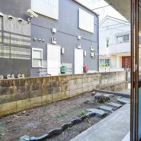 中野区上高田の賃貸物件/LDKは庭に面しています