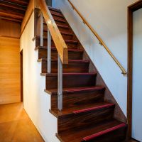 中野区上高田の賃貸物件/階段は元からあったもの