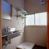 中野区上高田の賃貸物件/洗面脱衣室。吹き抜けにしたので天井が高くなりました