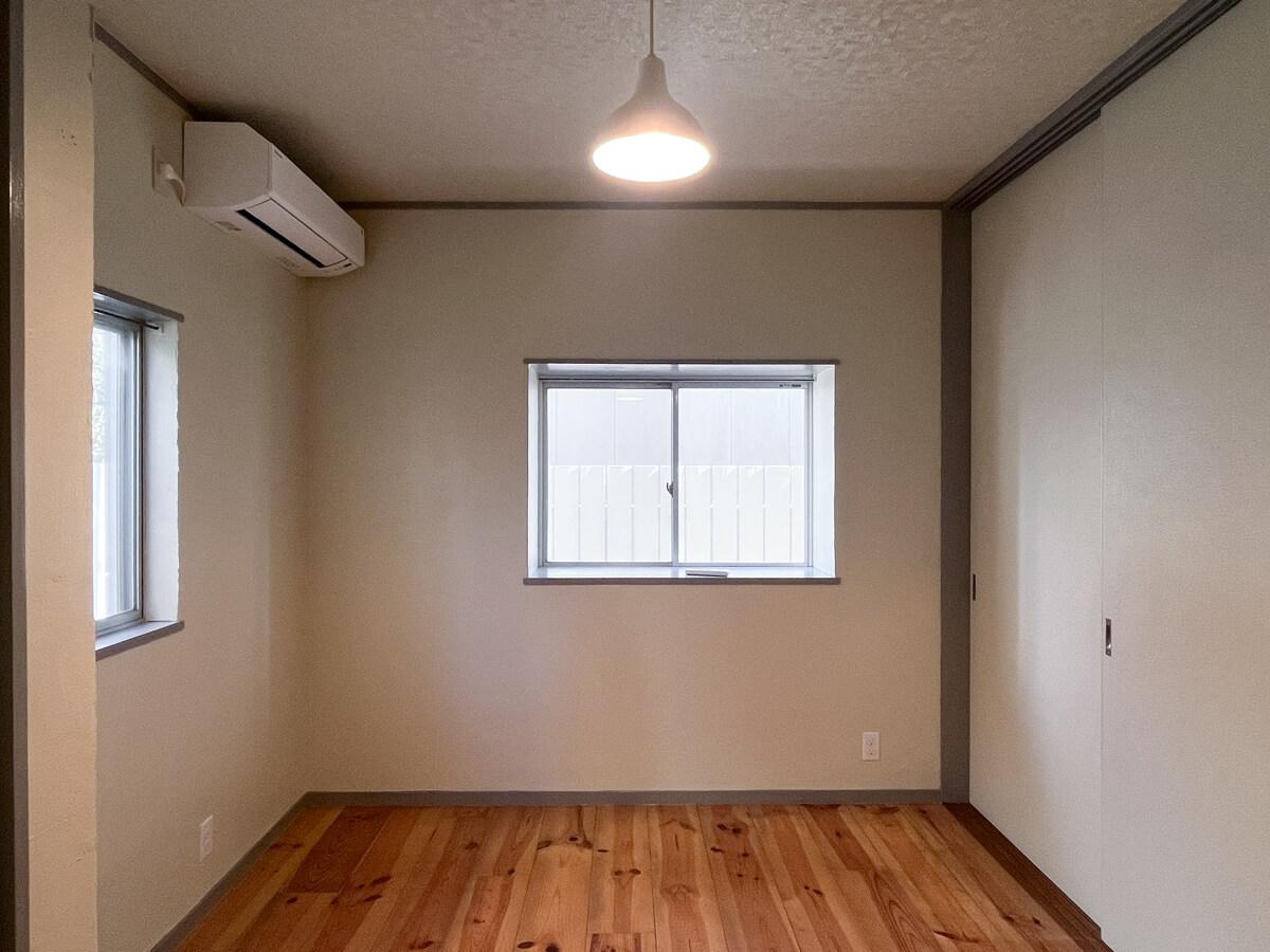 神奈川県藤沢市辻堂東海岸の賃貸物件/仕切った際の寝室。こちら側にエアコンがついているという点も嬉しい！