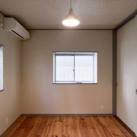 神奈川県藤沢市辻堂東海岸の賃貸物件/仕切った際の寝室。こちら側にエアコンがついているという点も嬉しい！