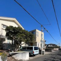 神奈川県藤沢市辻堂東海岸の賃貸物件/目の前は幅員もあって気持ちいい道です