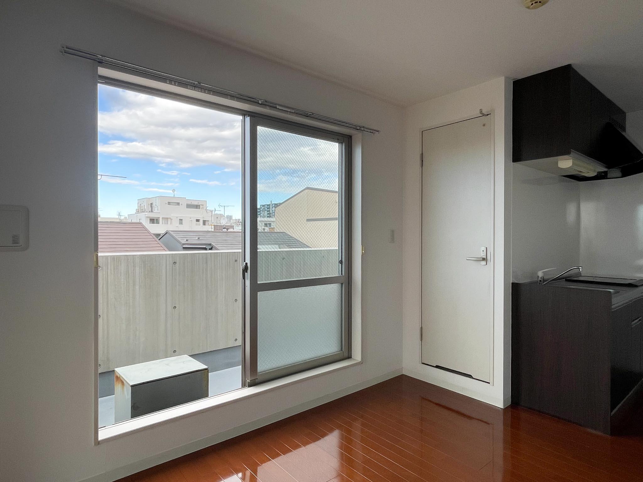 世田谷区太子堂の賃貸物件/下階：リビング。こちらもコンパクトな広さ