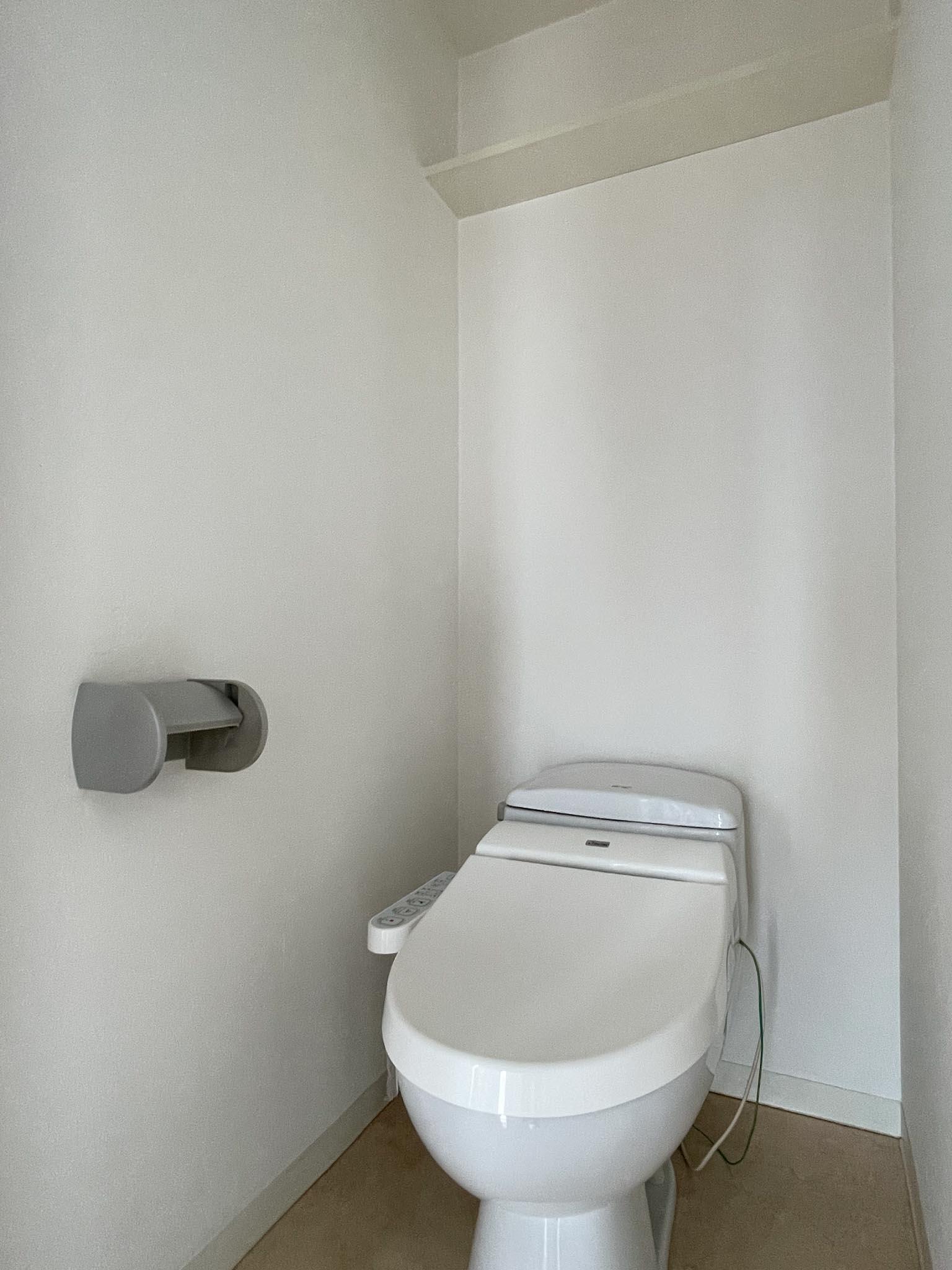 世田谷区太子堂の賃貸物件/下階：キッチンの横にトイレ