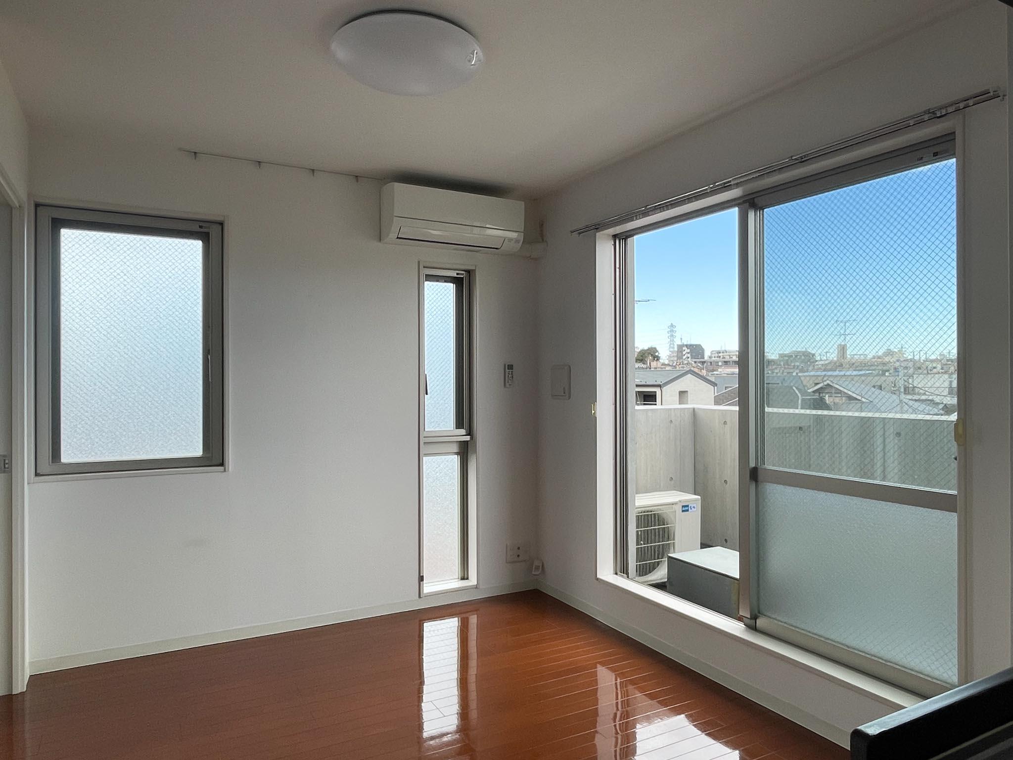 世田谷区太子堂の賃貸物件/下階：東側にも窓があって明るい