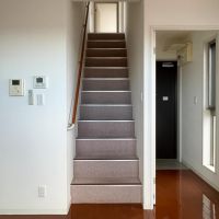 世田谷区太子堂の賃貸物件/上階へ上がる階段