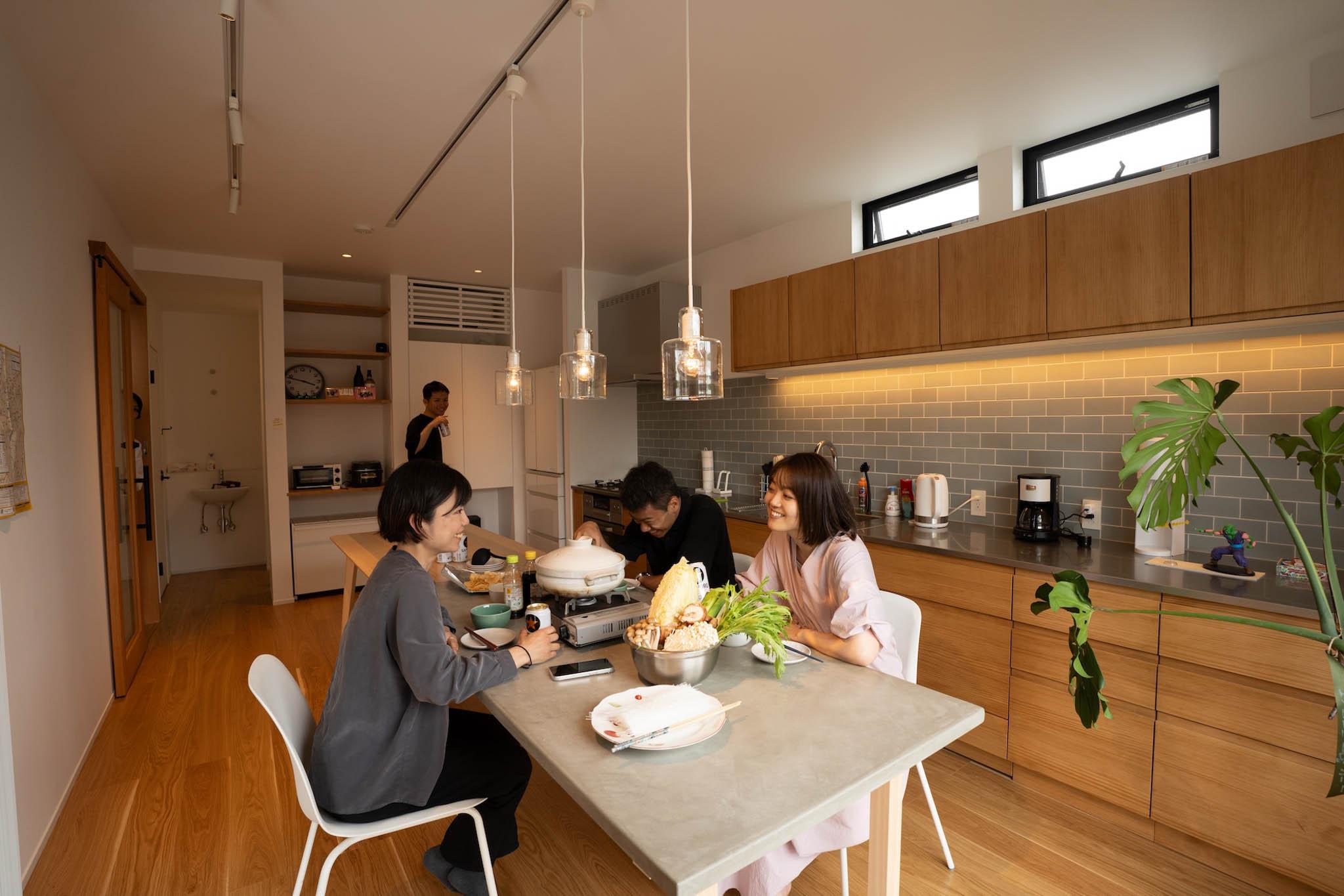 埼玉県川越市郭町の賃貸物件/シェアリビング：ゆったりとしたキッチンがあるので、本格的な料理をするならここを使うのがおすすめ