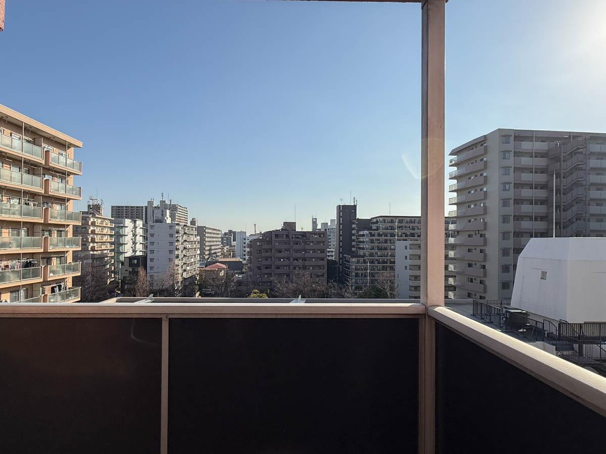 品川区東品川の売買物件/東側のバルコニー越しの眺望。抜けが気持ちいい