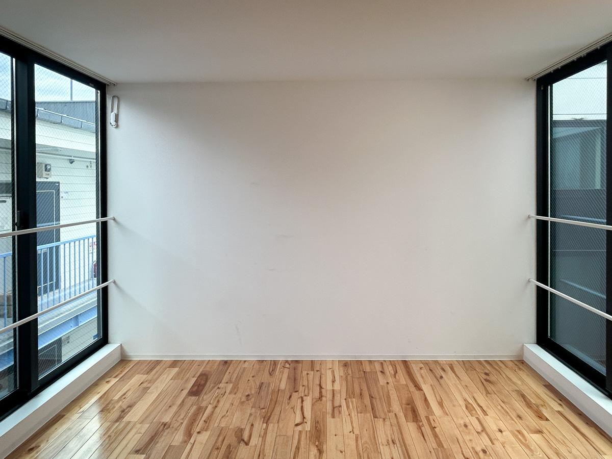 板橋区稲荷台の賃貸物件/1号室：３階別角度から。２面が窓になっています