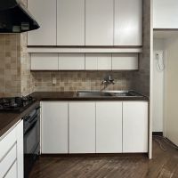 目黒区下目黒の賃貸物件/キッチン別角度から。調理スペースはかなり余裕があります