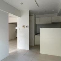 杉並区浜田山の賃貸物件/ダイニング：白いボックスは備え付けの収納棚