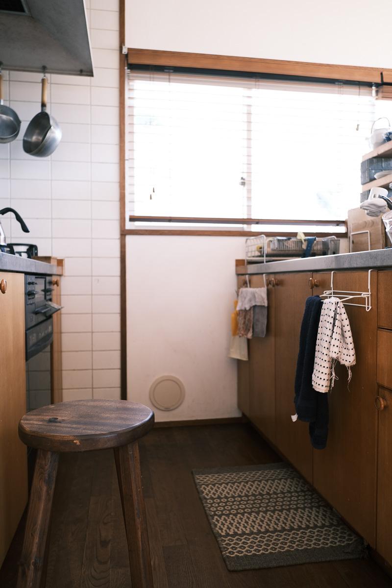 川崎市麻生区高石の売買物件/スツールを置いてひと休みなんて具合に、ゆるい雰囲気の中で料理が楽しめます