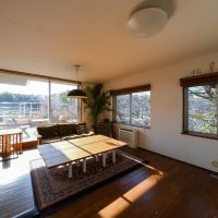 川崎市麻生区高石の売買物件/窓が大きく、数もあるため、外の景色をダイナミックに取り込めます