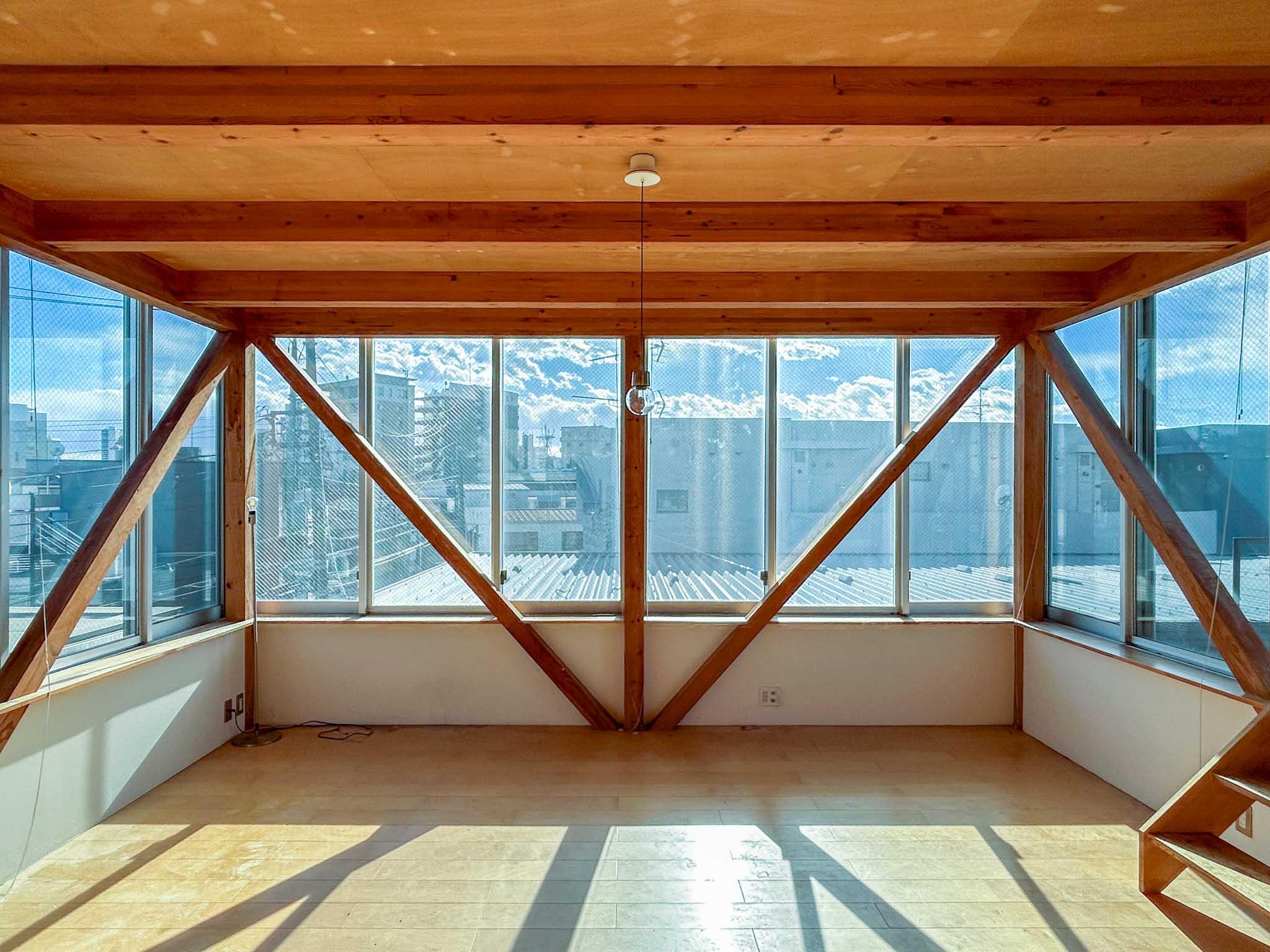 川崎市高津区溝口の賃貸物件/コの字型にひらいた大きな窓 ※写真は全て原状回復前のもの