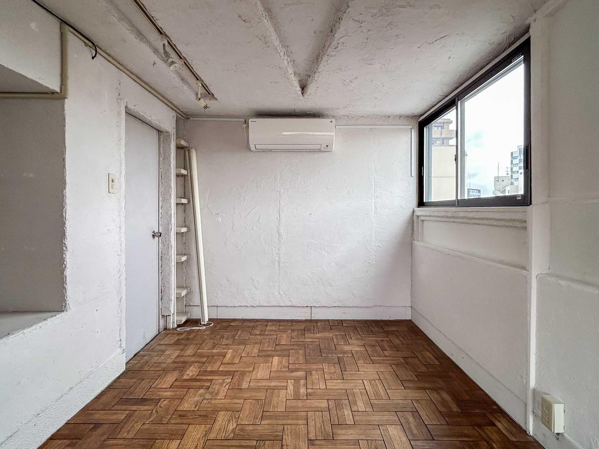 世田谷区瀬田の賃貸物件/洋室。ここだけ天井高1.94mと低いです