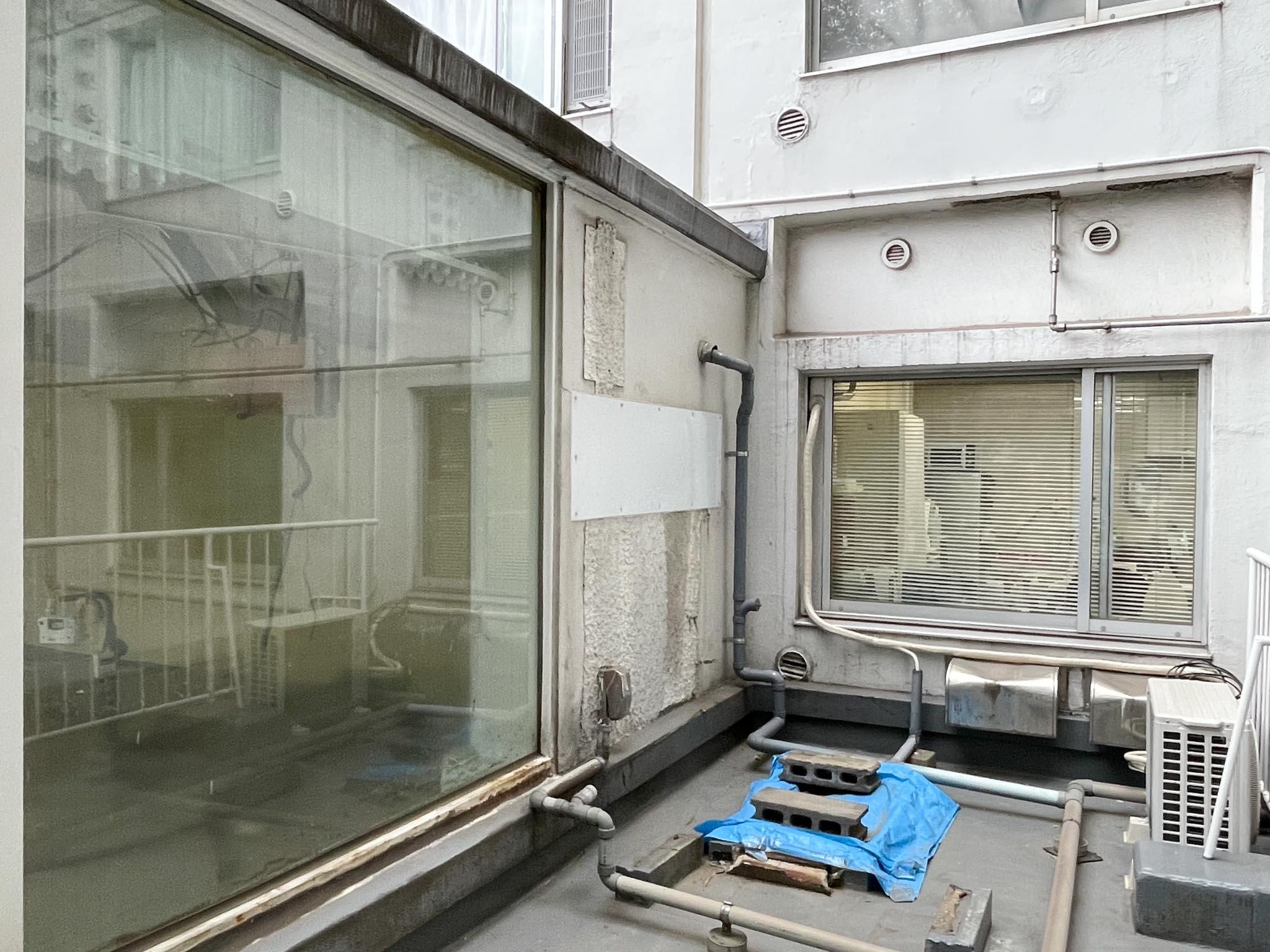 大田区山王の賃貸物件/テラスを線路と反対に向かって