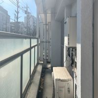目黒区東山の賃貸物件/ベランダ。幅はそこまでありません。