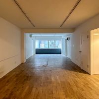 中央区日本橋浜町の賃貸物件/奥行きがある上に直射日光があまり入らないため、日中でも照明は必須です