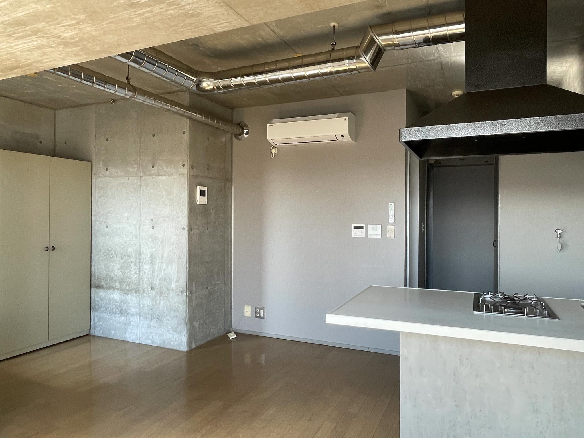 三鷹市井の頭の賃貸物件/玄関に向かって