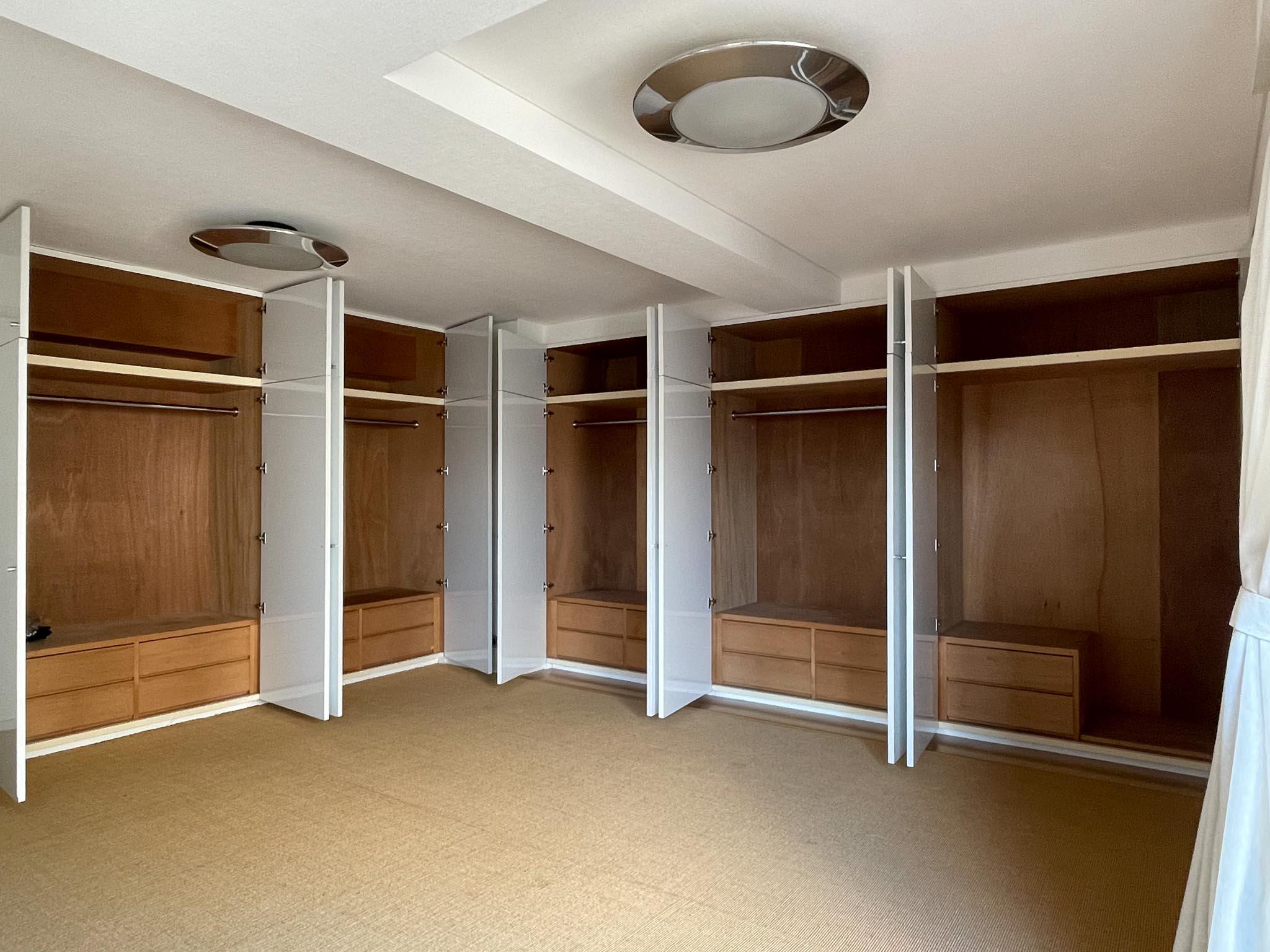 渋谷区代々木の賃貸物件/クローゼットはこの大容量。服が多い方でも困りません