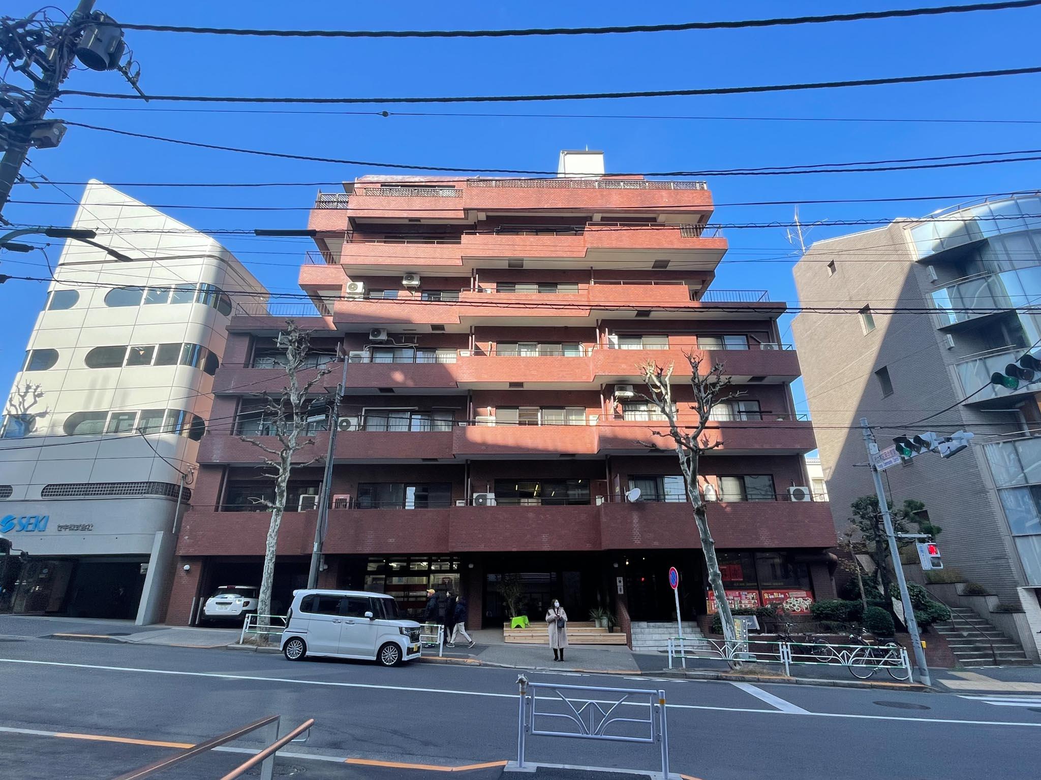 渋谷区代々木の賃貸物件/外観を南側から