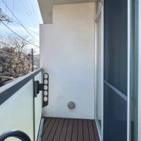 杉並区西荻南の賃貸物件/2階：ベランダ。幅はかなり狭い印象