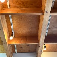 杉並区西荻南の賃貸物件/1階：天井の素材には木材が使われていて、ダクトレールが通っています