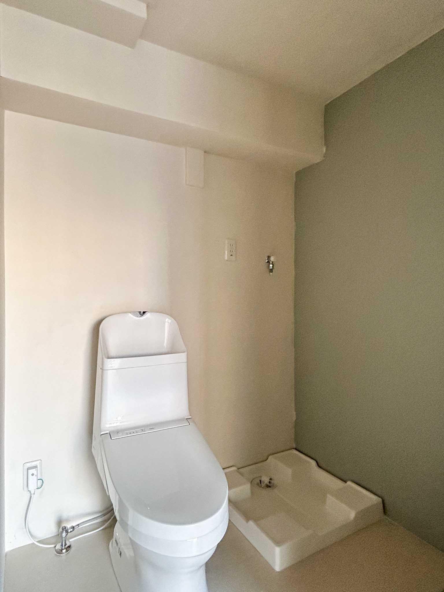 世田谷区新町の賃貸物件/トイレと洗濯機置き場