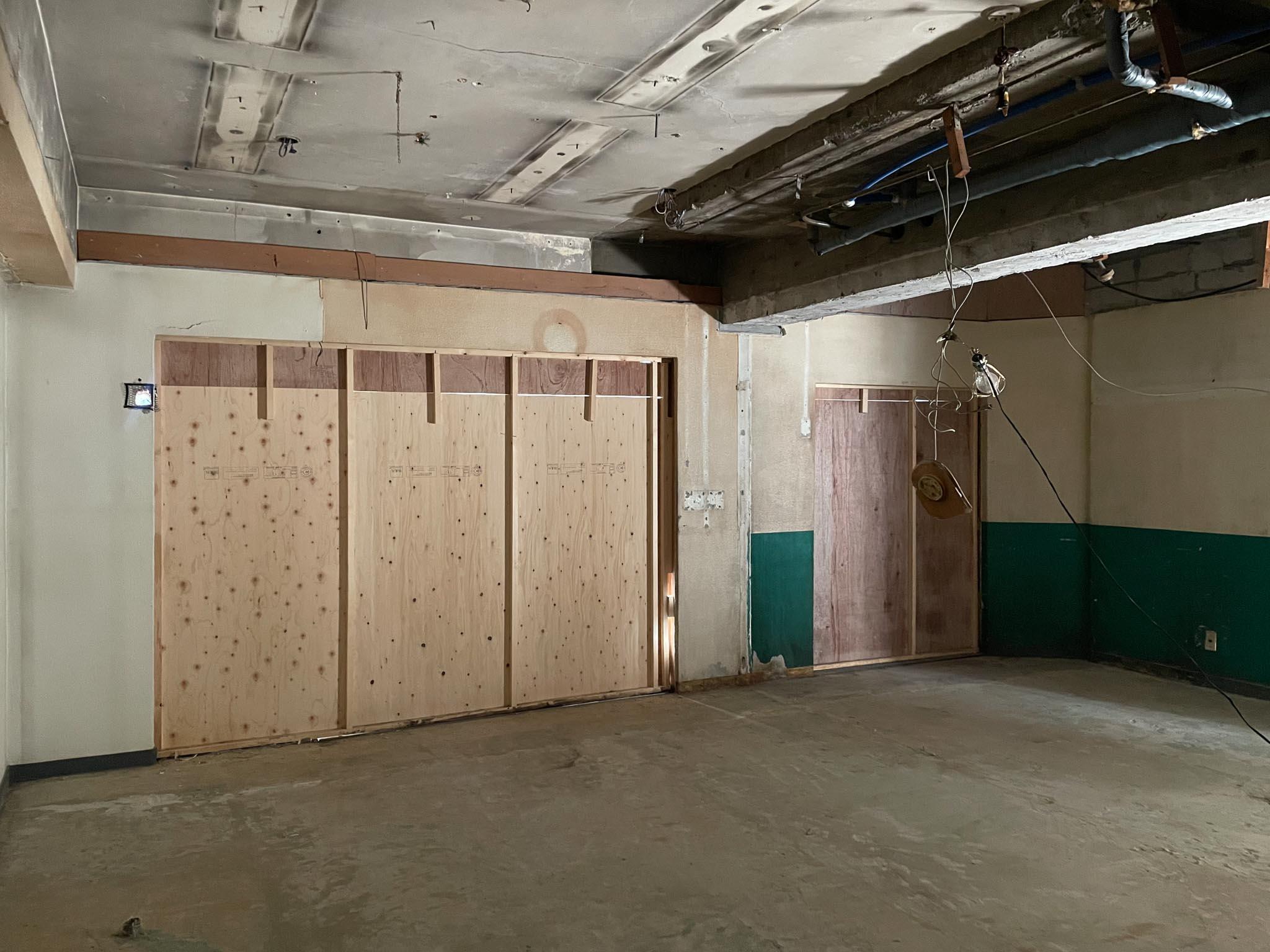 中野区東中野の賃貸物件/現在は正面側に板が貼ってあります