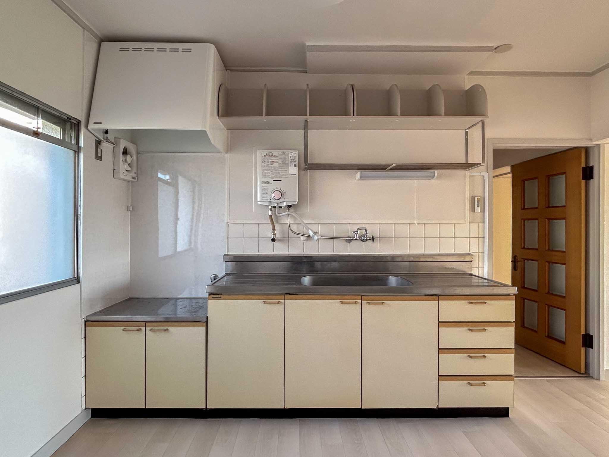 横浜市青葉区青葉台の賃貸物件/キッチン。コンロはないため、自前で用意が必要