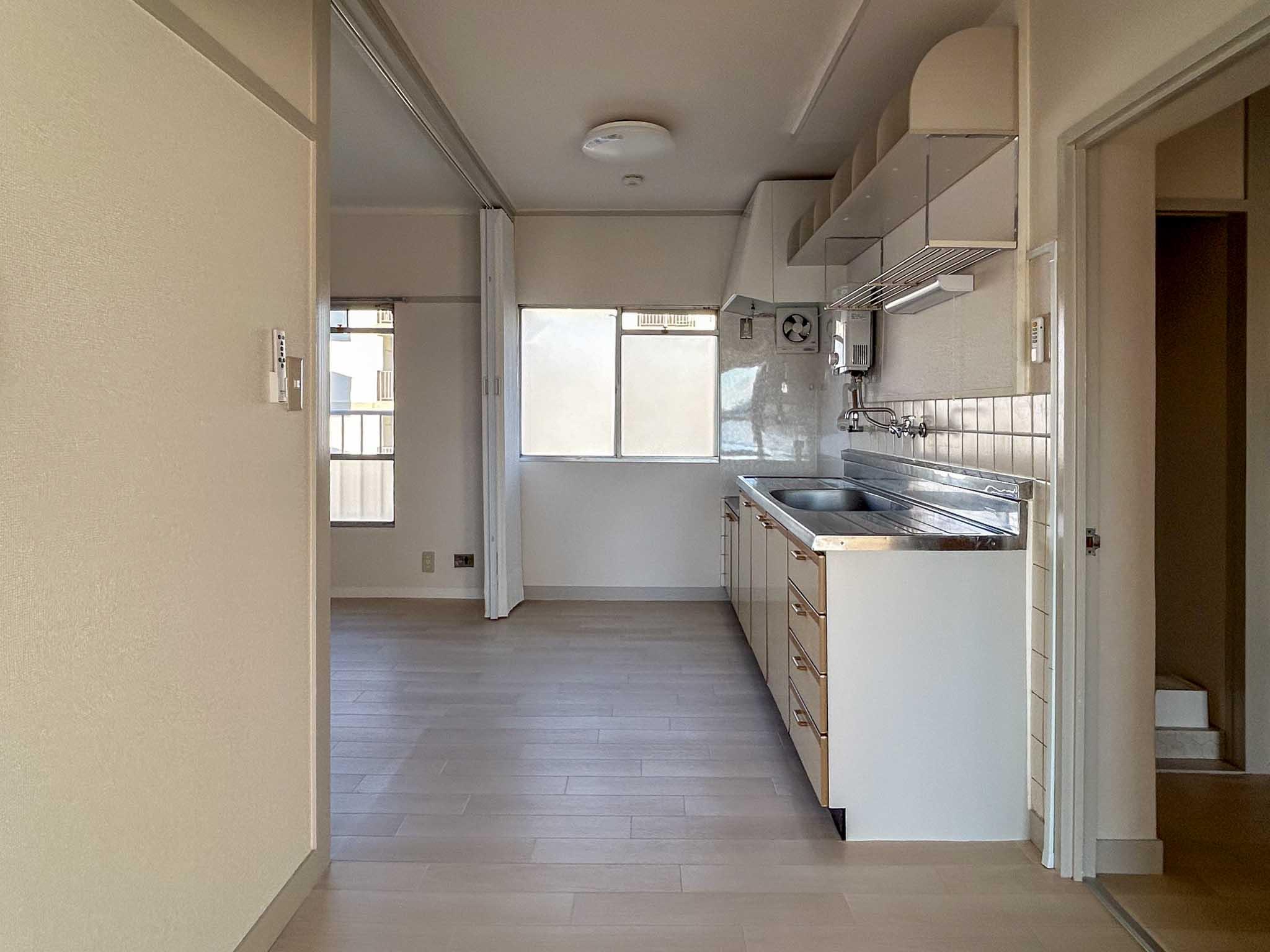 横浜市青葉区青葉台の賃貸物件/キッチンの横に洋室があります